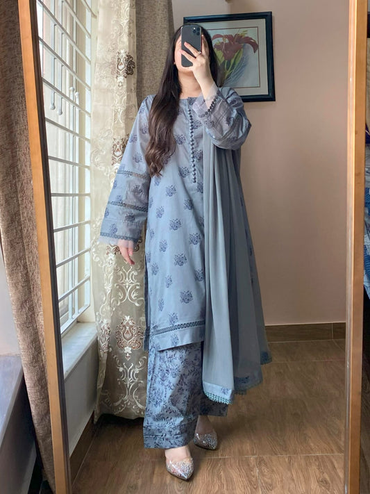 3-PIECE Lawn Printed Dress With Shalwar
